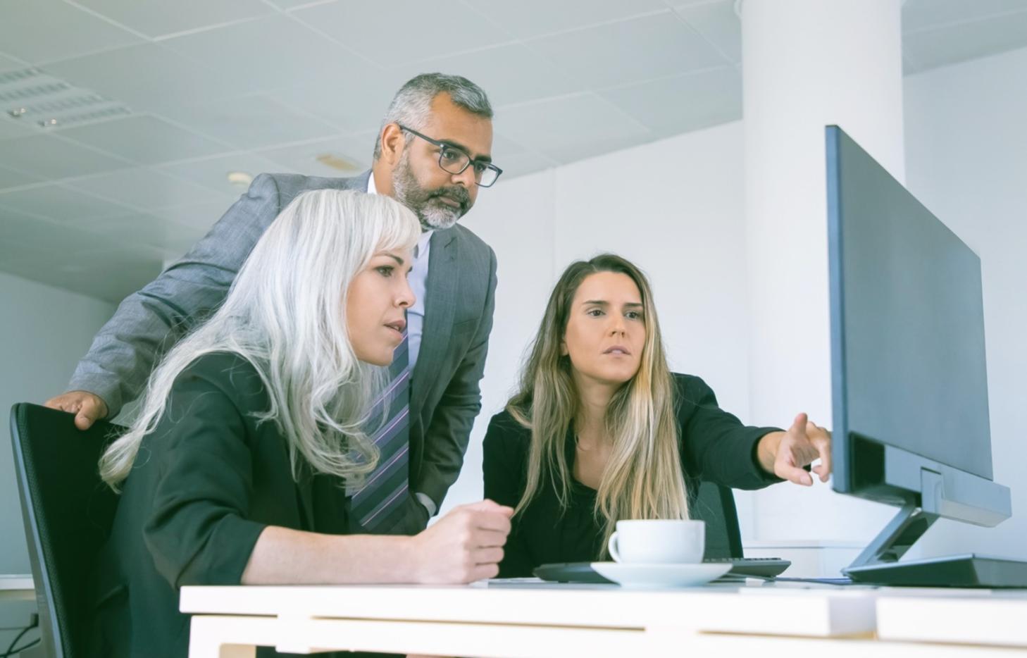 Gemeinsame Arbeit an Finanzprozessen und Systemintegration